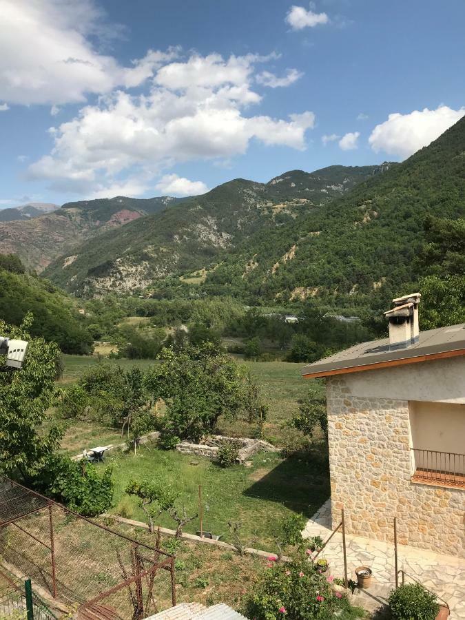 Gite De La Fontaine Gorges De Daluis Exteriér fotografie