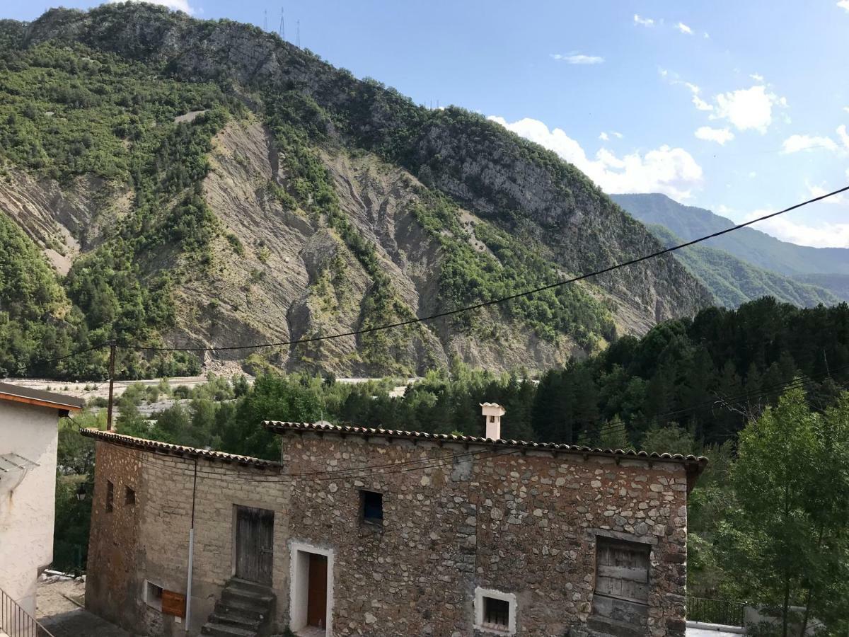 Gite De La Fontaine Gorges De Daluis Exteriér fotografie